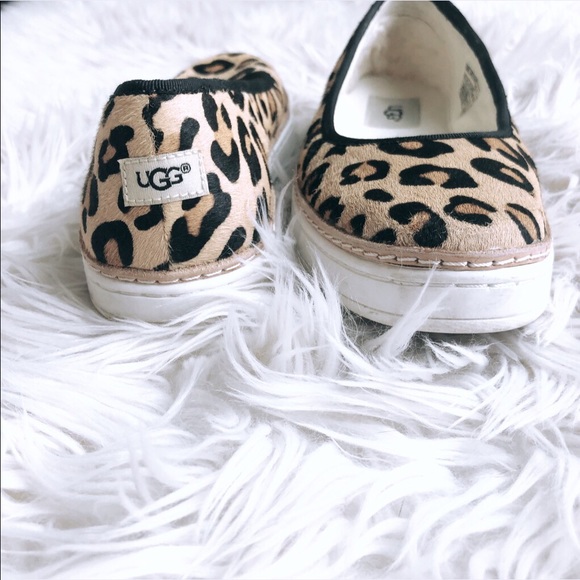 Ugg Calf skin Slip-on! - Picture 3 of 6